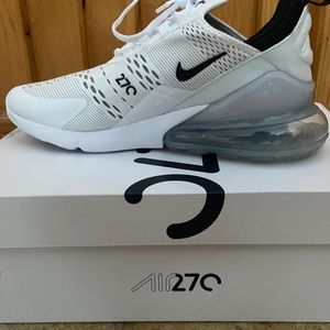 NWT Air Max 270 White/Black - Men’s 8.5/Women’s 10
